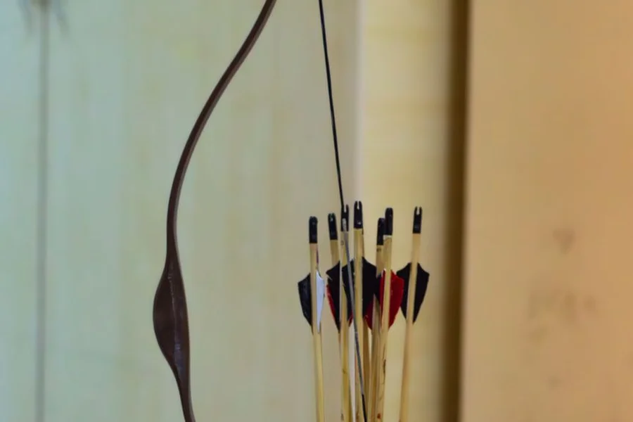 Traditional recurve arrow shelf traditional wooden recurve bow arrow shelf feathers fletching
